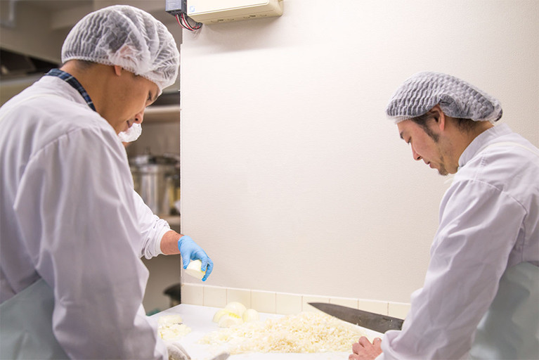 玉ねぎの手切り写真